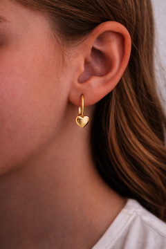 Stříbrné dívčí náušnice pozlacené SRDCE na klapku